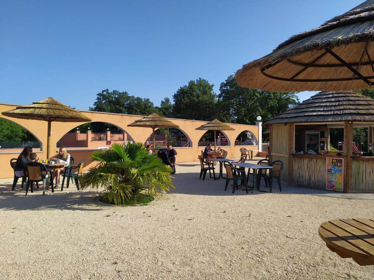 Camping Domaine De Senaud 알봉 외부 사진