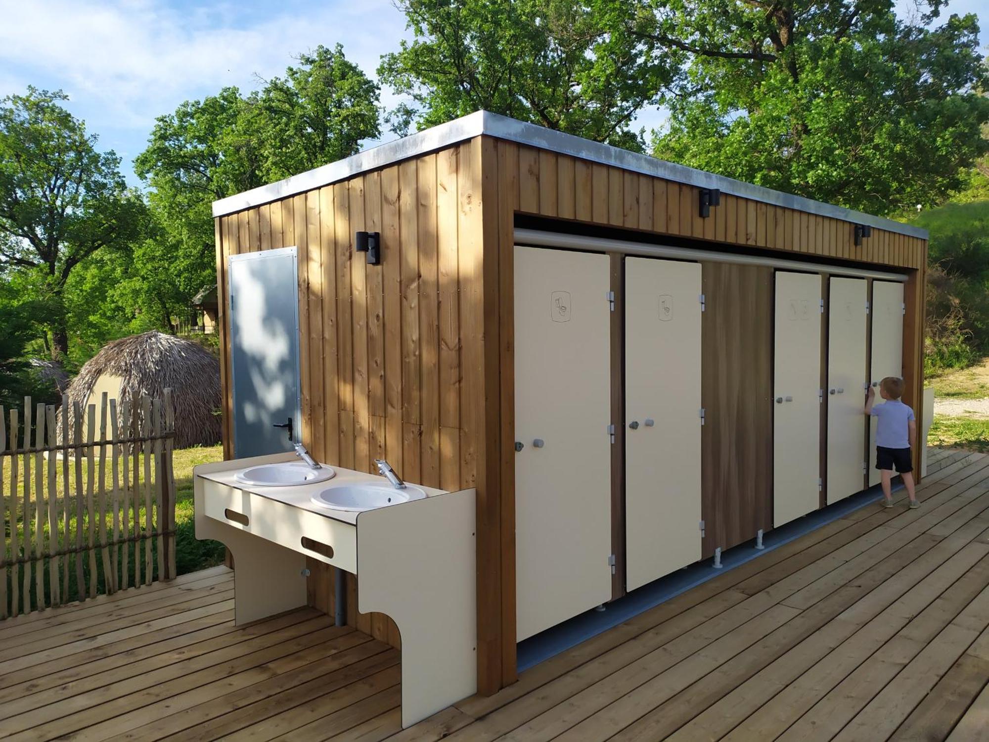 Camping Domaine De Senaud 알봉 외부 사진