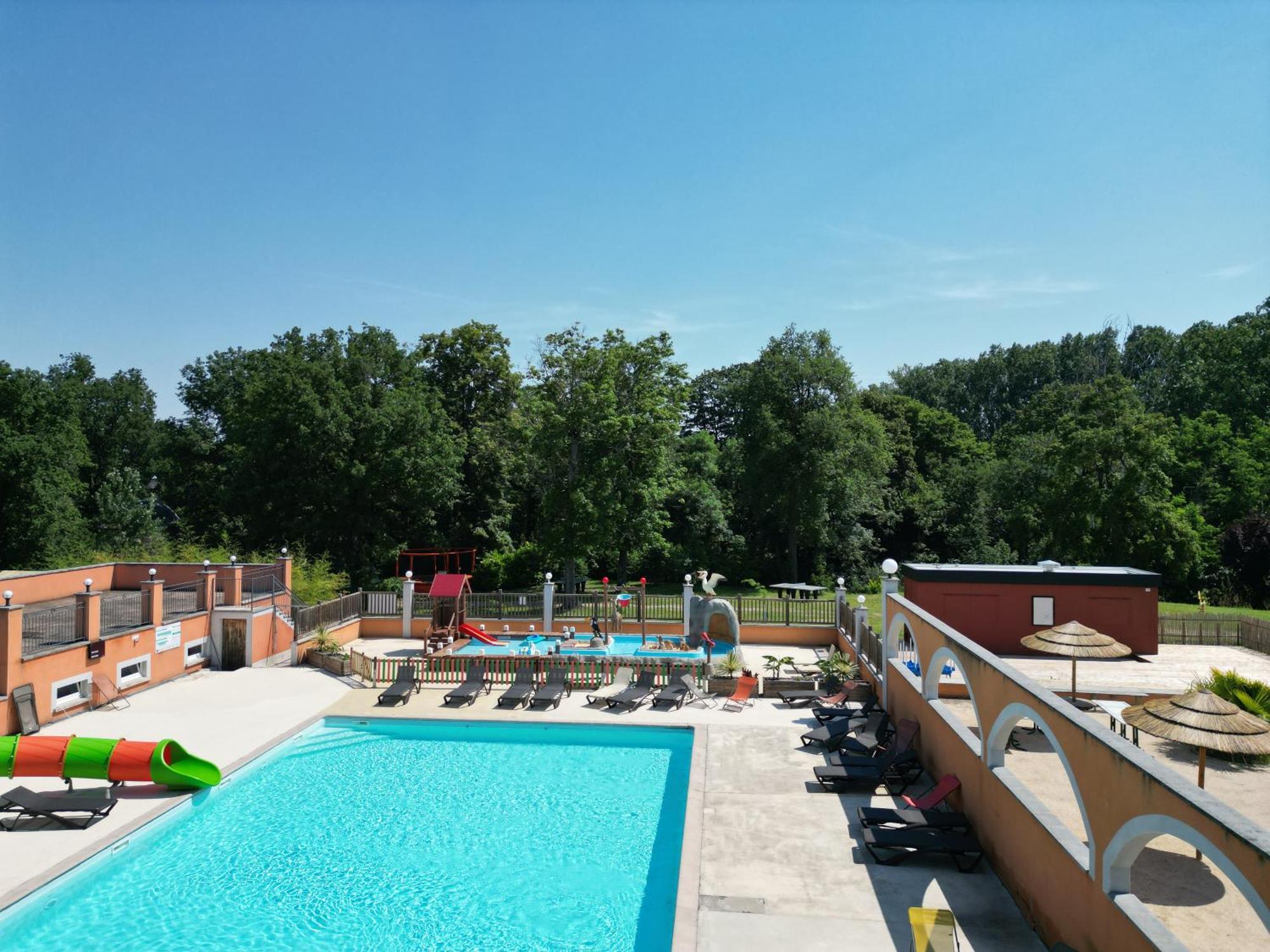 Camping Domaine De Senaud 알봉 외부 사진