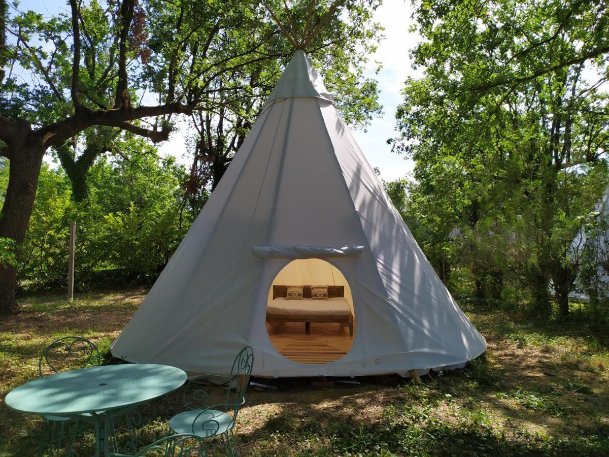 Camping Domaine De Senaud 알봉 외부 사진